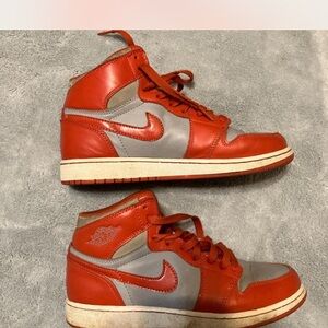 Kids nike high top sneakers. Orange and gray. Size 6.5